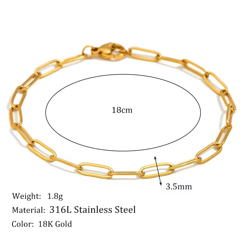 Fiadh Gold Paperchain Bracelet Details