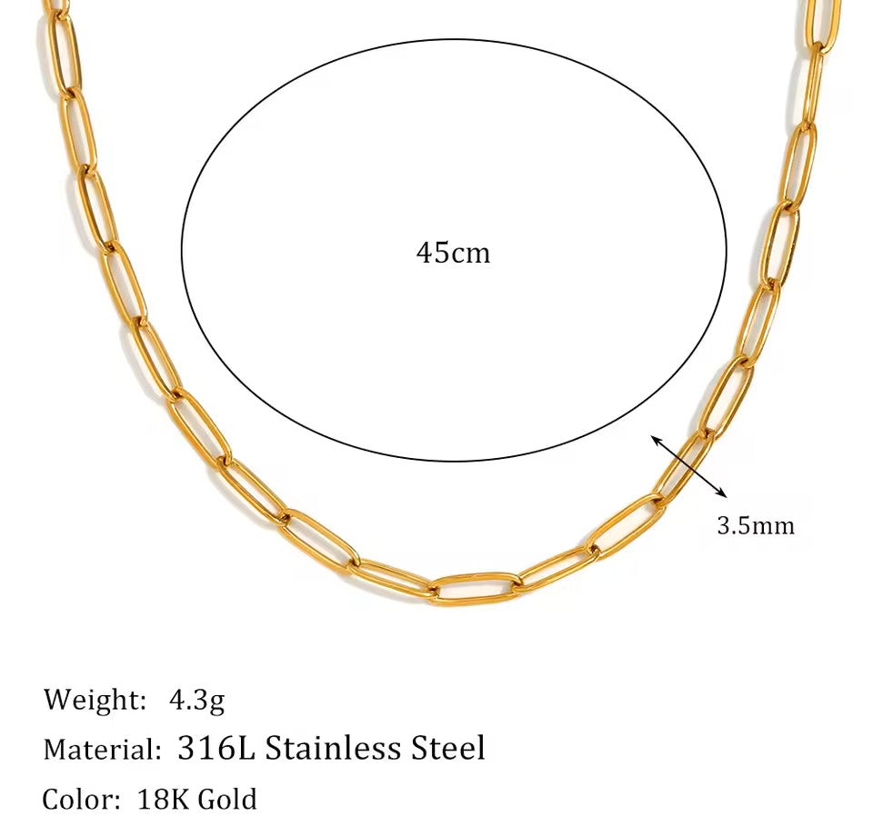 Fiadh Gold Paperchain Necklace details