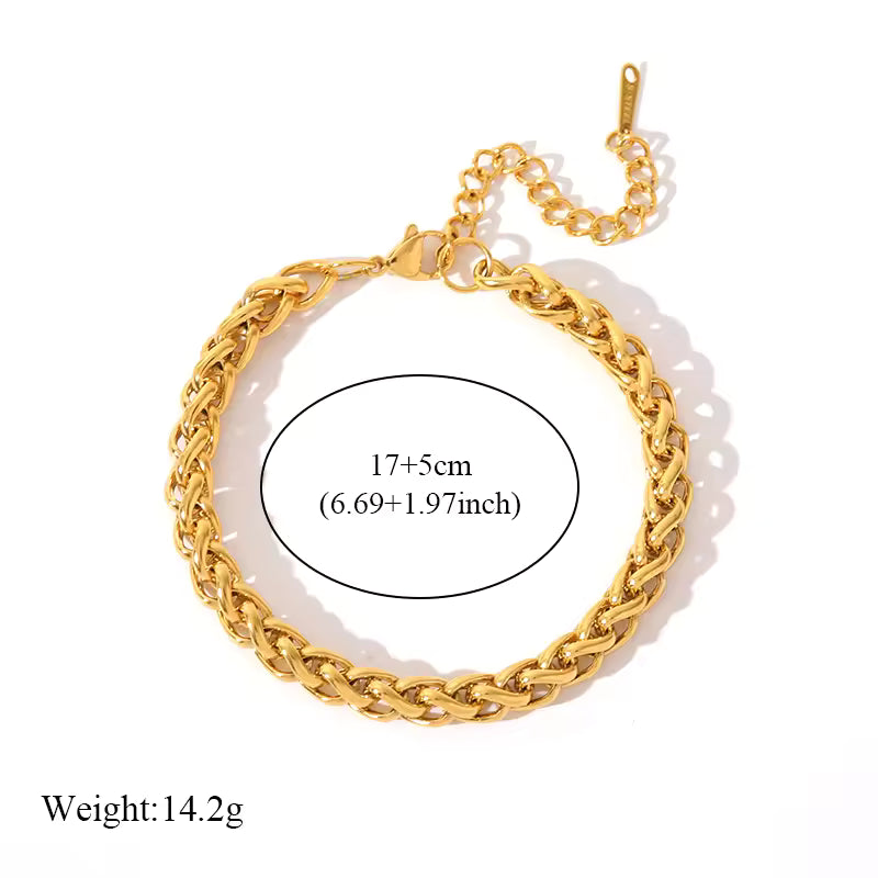 Gold chain bracelet with measurement and weight information on a white background