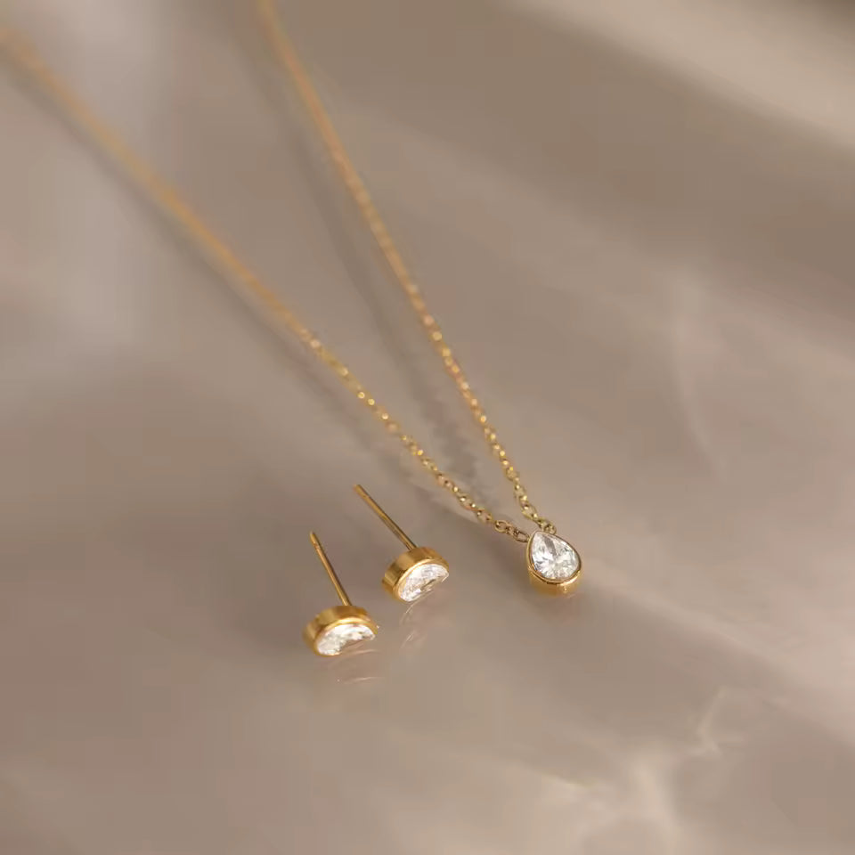 Aideen Teardrop Set