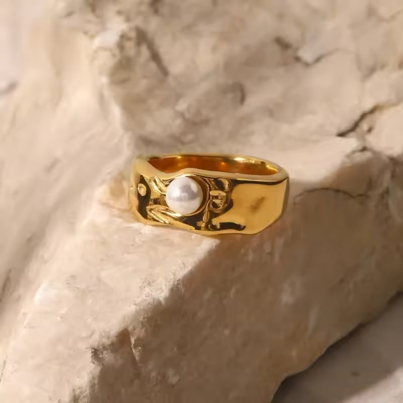 Mia - Fresh Water Pearl Chunky Ring